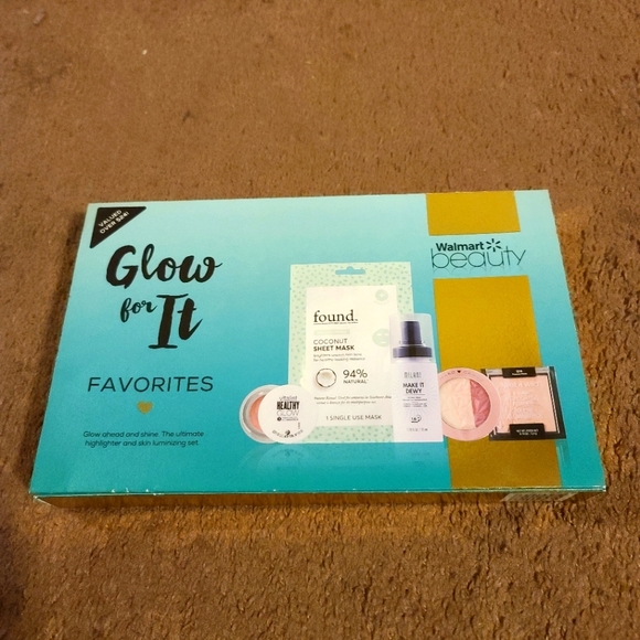 walmart beauty Other - beauty glow for it kit makeup kit